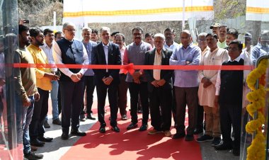 मराठी भाषा भवनाच्या पहिल्या टप्प्याच्या लोकार्पणातून विद्यापीठाने अनुशेष भरून काढला : डॉ. सदानंद मोरे 