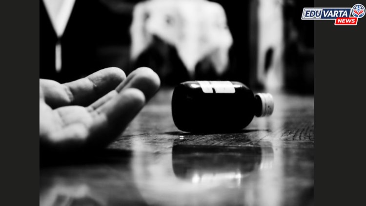 दहा वर्षापासून पगार न मिळाल्याच्या नैराश्येतून, प्राध्यापकाने विष घेऊन मृत्यूला कवटाळले 