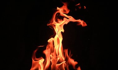 शाळेवर होणारी अतिक्रमण कारवाई रोखण्यासाठी शिक्षिकेने केले आत्मदहन 