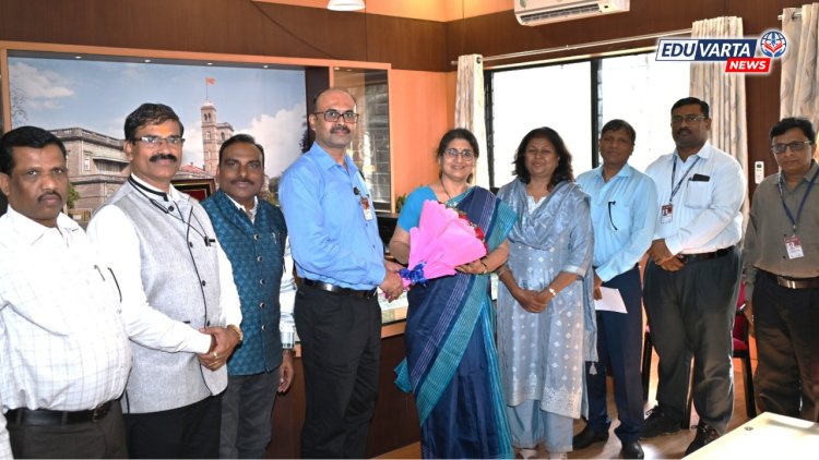 प्रभारी कुलसचिव पदाची सूत्रे डॉ.ज्योती भाकरे यांनी स्वीकारली; एज्युवार्ताचे वृत्त ठरले खरे..