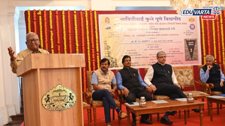 समाजात जीवन मूल्ये भारतीय राज्यघटनेमुळे रुजली