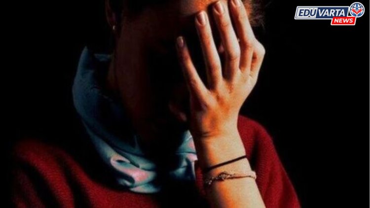 ऑनलाईन गेम्स पाहून बारावीच्या विद्यार्थिनीने कापल्या हाताच्या नसा आणि गळा  