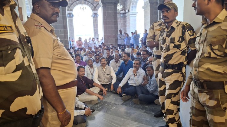 सचिन गोरडे पाटील यांच्या विरोधात विद्यापीठाच्या कामगार संघटनेचे आंदोलन