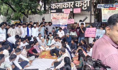 बार्टी, सारथी आणि महाज्योतीच्या पीएचडी संशोधक विद्यार्थींच्या आंदोलनास  आंबेडकरांची भेट 