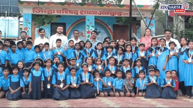 जिल्हा परिषद शाळेत आयडेंटिटीचा प्रयोग, मुलगा शाळेत आल्यावर अन् शाळा सुटल्यावर पालकांना जातो मेसेज