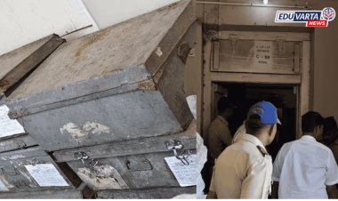 सांगोल्यात परीक्षा केंद्राची 'स्ट्राँग रूम' फोडली, उद्या होणाऱ्या दहावी भूगोलाच्या ५० प्रश्नपत्रिका चोरीला