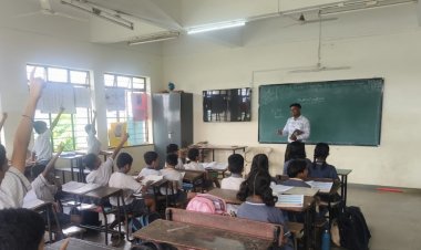 ‘वन डे टीचर’ उपक्रमातून पालकांनी अनुभवली शिक्षकाची भूमिका