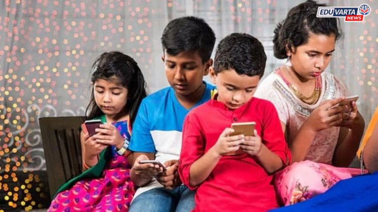 १८ वर्षांखालील मुलांना सोशल मीडियावर निर्बंध घाला; सुप्रीम कोर्टाच्या केंद्र सरकारला सूचना