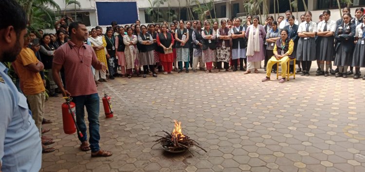 प्रियदर्शनी स्कूलमध्ये अग्निसुरक्षा प्रशिक्षण व प्रात्यक्षिक सराव