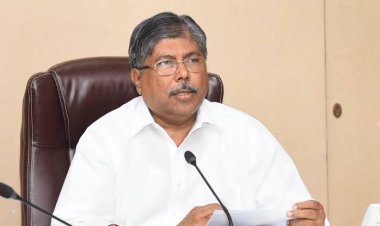 आदिवासी विद्यार्थ्यांच्या विद्यापीठातील वसतीगृहातच्या कामाला गती द्यावी : चंद्रकांत पाटील