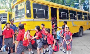 विद्यार्थ्यांचा शाळेचा प्रवास महागला  ; वाहतूक शुल्काच्या दरात १५ ते २० टक्के वाढ