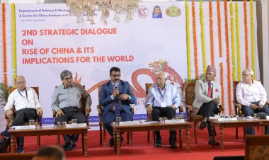 अमेरिका, चीनच्या पलीकडे भारताने आपला स्वतंत्र मार्ग निवडावा