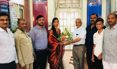 मुले आठवी, नववीत आणि आई २० वर्षांनंतर दहावी पास ! 