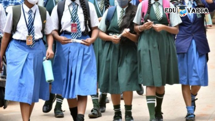 शाळेत स्कर्ट, फ्रॉकवर येणार बंदी; मुलींसाठी नवीन ड्रेसकोडची शिफारस, कर्नाटक पुन्हा वादात  