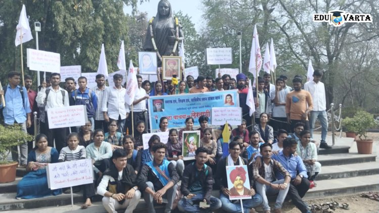 सावित्रीबाई फुले यांच्या जयंती निमित्त एसएफआयतर्फे लेखणी ज्योत 