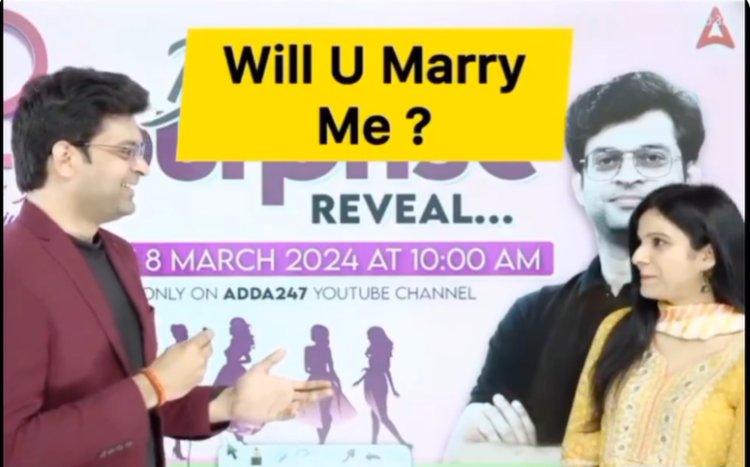 Professor proposes to his colleague during live lectures