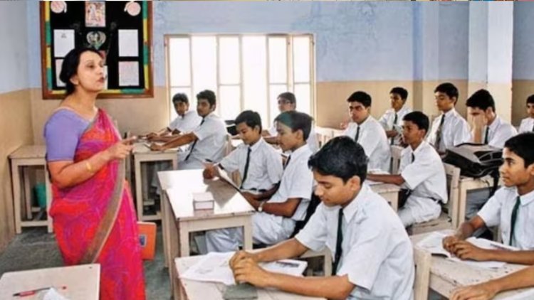 Maharashtra govt issues dress code for teachers; jeans and t-shirts not allowed