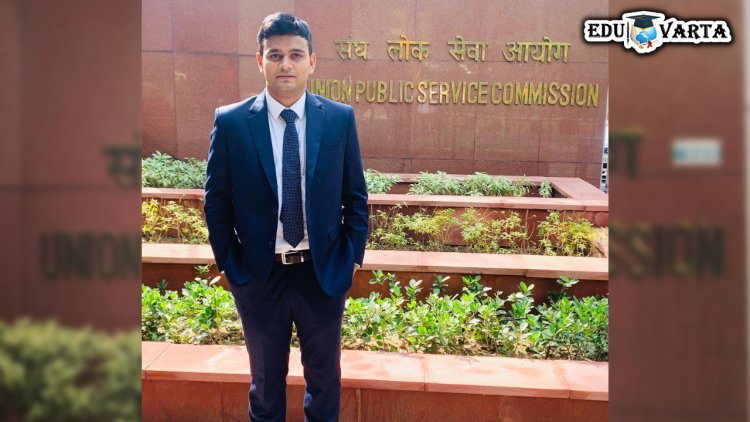 बीडच्या भूमिपुत्राचा युपीएससीत डंका...  अभिजित पाखरे यांनी मिळवले  यश..