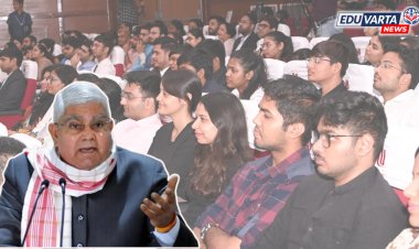 आयएएस-आयपीएस होण्याच्या मोहातून बाहेर पडा, उपराष्ट्रपतींचा तरूणांना सल्ला..