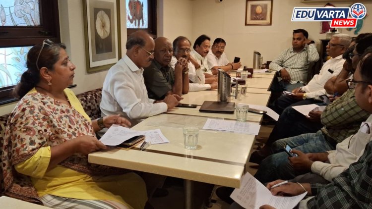 लाडकी बहीण योजनेसाठी वळवला शिक्षण विभागाचा निधी ; शिक्षण संस्था महामंडळाचा आरोप