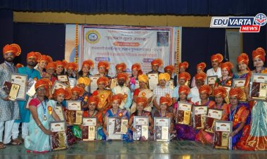 विद्यार्थ्यासमवेत आपले उपक्रम राबवतो तोच खरा आदर्श शिक्षक