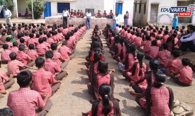 सर्व माध्यमाच्या शाळांमध्ये 'जय जय महाराष्ट्र माझा, गर्जा महाराष्ट्र माझा'... राज्यगीत  