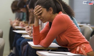 मुंबई विद्यापीठाचा नवीन पराक्रम बीए एलएलबीच्या  विद्यार्थ्यांना चुकीच्या  प्रश्नपत्रिका