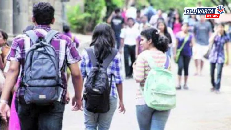 CBSE  : शाळा सुरू होऊन महिना संपत आला तरी पुस्तकांचा तुटवडा 