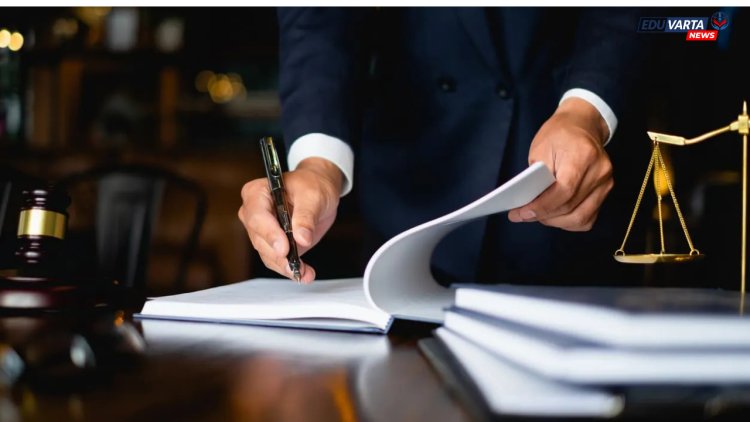 न्यायिक सेवेतील नोकरीसाठी ३ वर्षांच्या वकिलीचा  सराव अनिवार्य ; सर्वोच्च न्यायालयाचा निर्णय 