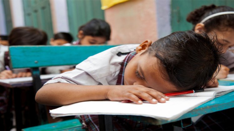 धक्कादायक ; देशातील एक चतुर्थांश विद्यार्थ्यांची झोप अपुरी, 60 टक्के विद्यार्थ्यांमध्ये डिप्रेशन ची  लक्षणे