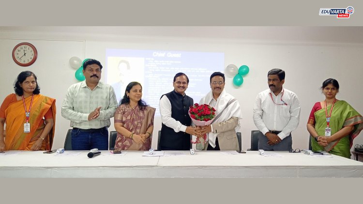 अभियांत्रिकी ही केवळ यंत्रांची नव्हे, तर माणसांच्या समस्या सोडवण्याची कला आहे  -  प्रा. मिलिंद जोशी