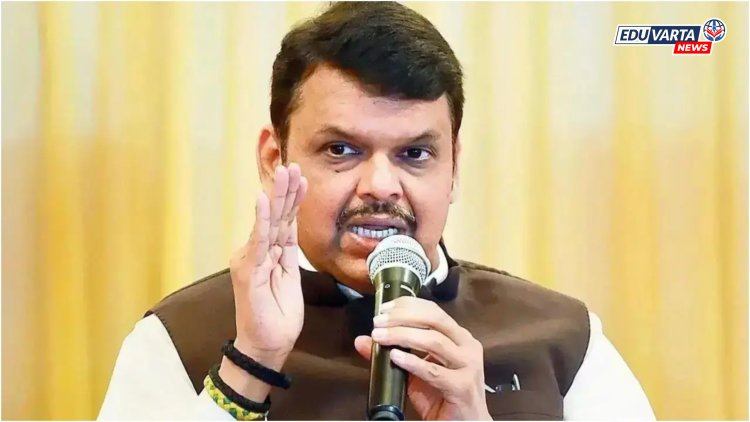 हिंदी सक्तीसाठी मुख्यमंत्री आग्रही, तिसऱ्या भाषेच्या आडून हिंदीला बळ..