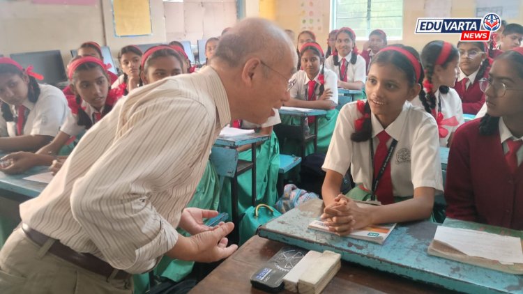 जपानी शास्त्रज्ञ जेव्हा पुण्यातील विद्यार्थ्यांशी प्रत्यक्षात संवाद साधतो