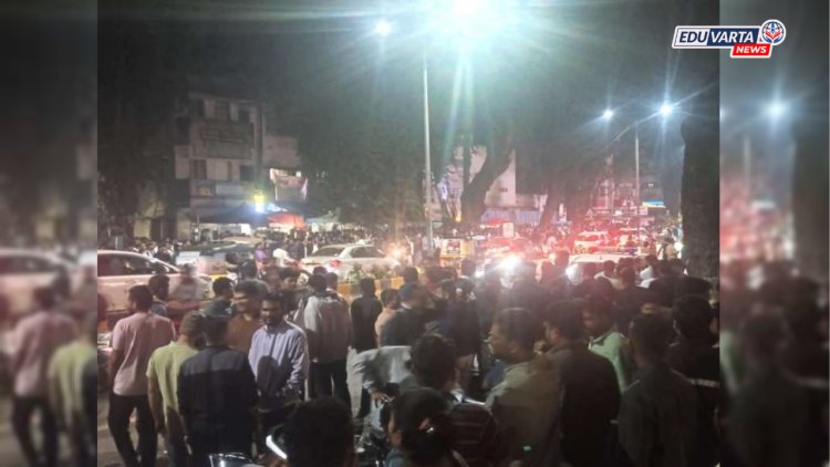 MPSC चे  विद्यार्थी मध्यरात्री रस्त्यावर; पोलिसांनी घेतले ताब्यात