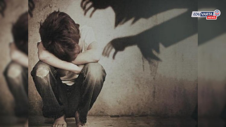 "माझ्या बेडवर झोप..."; प्रसिद्ध शाळेच्या प्रिन्सिपलचे 15 वर्षांच्या विद्यार्थ्यासोबत संतापजनक कृत्य