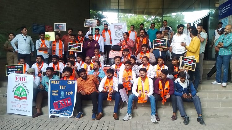 परीक्षा परिषदेच्या अध्यक्षांच्या खुर्चीवर 'माठ'; मनविसे TET पेपर फुटीवर आक्रमक,कार्यालयाचे कामकाज बंद? 