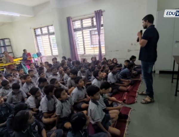 पावनखिंडीच्या शौर्यगाथेचा विद्यार्थ्यांना प्रेरणादायी परिचय; बाल शिक्षण मंदिर इंग्रजी माध्यम शाळेत संवादात्मक सत्र