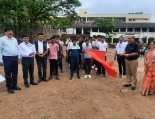 म. ए. सो. वाघीरे विद्यालयात ‘पावनखिंड दौड’ उत्साहात; विद्यार्थ्यांना स्वराज्याच्या इतिहासाची प्रेरणा