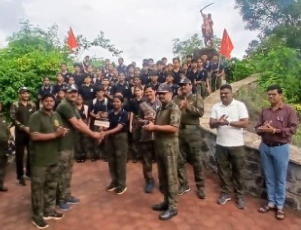 राणी लक्ष्मीबाई मुलींच्या सैनिकी शाळेत ‘पावनखिंड दिन’ उत्साहात साजरा