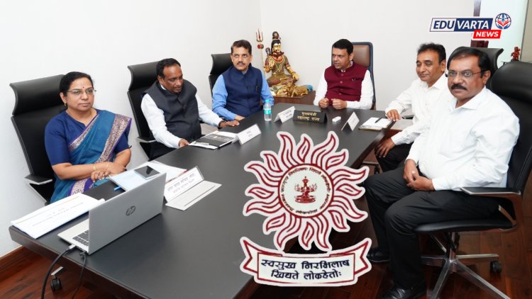 MPSC परीक्षार्थ्यांना मोठा दिलासा! ऑनलाईन परीक्षेचा निर्णय ऑगस्ट २०२७ पर्यंत लांबणीवर; मुख्यमंत्र्यांचा हस्तक्षेप 