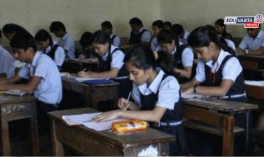 शिक्षण मुख्याधिकाऱ्यांचा जावईशोध! म्हणे शाळेच्या वेळेत फोटो आणि व्हिडिओ काढल्याने गुणवत्तेवर परिणाम होतो