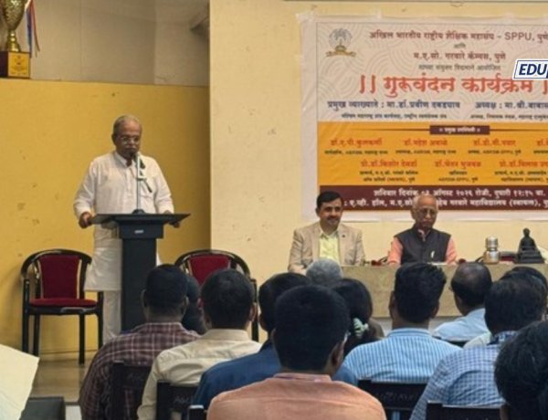 शिक्षकांनी विद्यार्थ्यांना योग्य दिशा देण्याची जबाबदारी पार पाडली : डॉ. प्रवीण दबडघाव