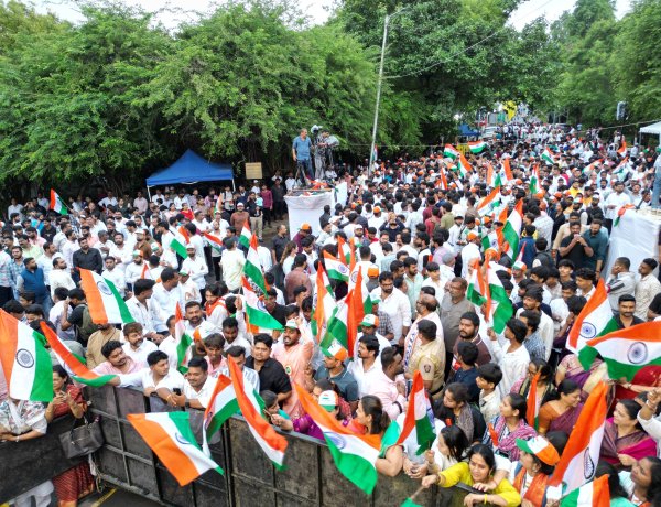 ‘वंदे मातरम्’च्या सामूहिक गायनाने SPPU विद्यापीठ दुमदुमले;‘यूथ की आवाज’ उपक्रमाला तरुणाईचा अभूतपूर्व प्रतिसाद