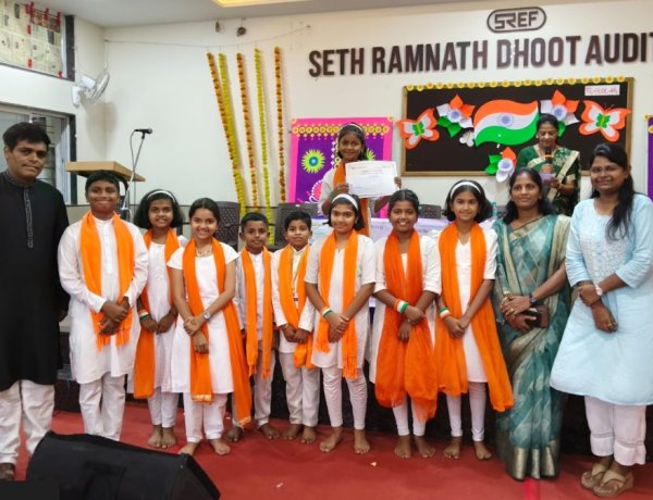 देशभक्तीपर समूहगीत स्पर्धेत रेणावीकर विद्यामंदिर शाळेला  प्रथम पारितोषिक