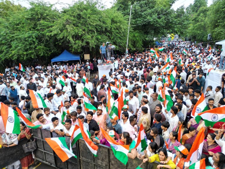 ‘वंदे मातरम्’च्या सामूहिक गायनाने SPPU विद्यापीठ दुमदुमले;‘यूथ की आवाज’ उपक्रमाला तरुणाईचा अभूतपूर्व प्रतिसाद