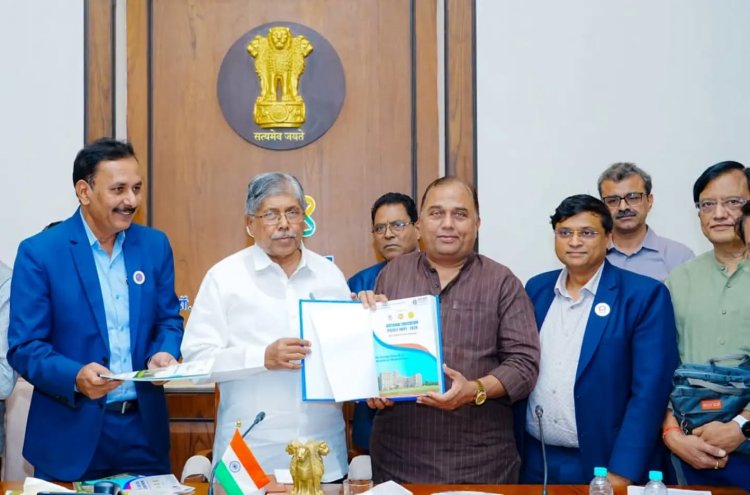 स्वयंअर्थसहाय्यित विद्यापीठांमध्ये मराठी भाषा विभाग अनिवार्य; मंत्री चंद्रकांत पाटील यांचे निर्देश