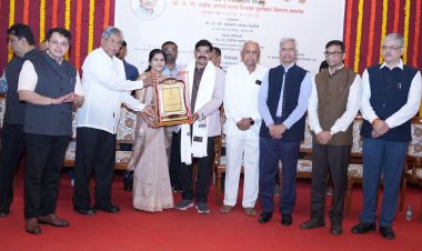 ‘शिक्षणासोबत जीवनमूल्यांचे शिक्षण आवश्यक’ : मंत्री चंद्रकांत पाटील 