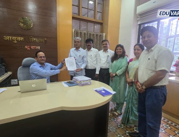 शाळा भेटीदरम्यान शिक्षकाचा झाला मृत्यू; अधिकाऱ्यांवरील गुन्हा रद्द करा