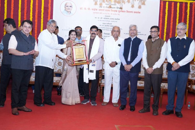 ‘शिक्षणासोबत जीवनमूल्यांचे शिक्षण आवश्यक’ : मंत्री चंद्रकांत पाटील 