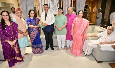 मुख्यमंत्री एकबोटे कुटुंबियांच्या घरी; शिक्षक,पदवीधर निवडणुकीच्या पार्श्वभूमीवर भेट?